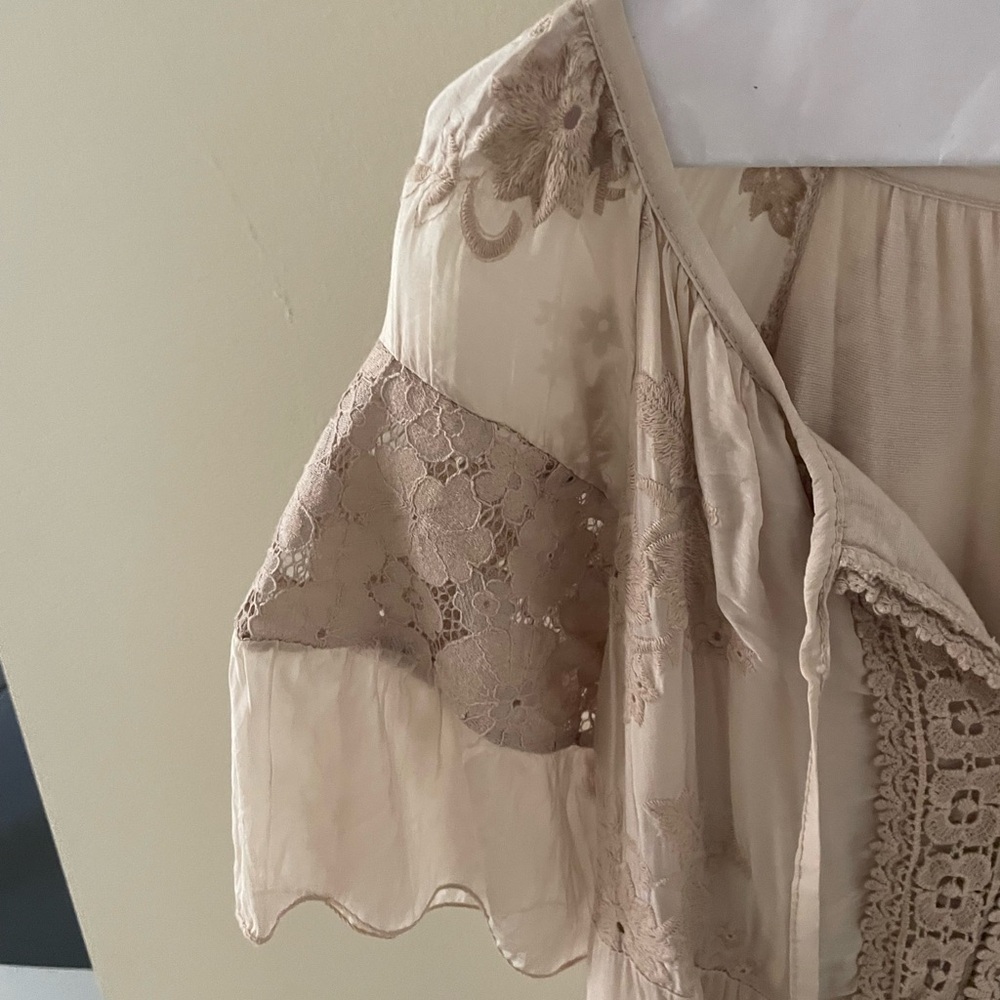 Tan Flutter Sleeve Ruffled Blouse - Picture 4 of 5